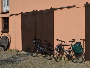 2 bikes at La Chatouillette